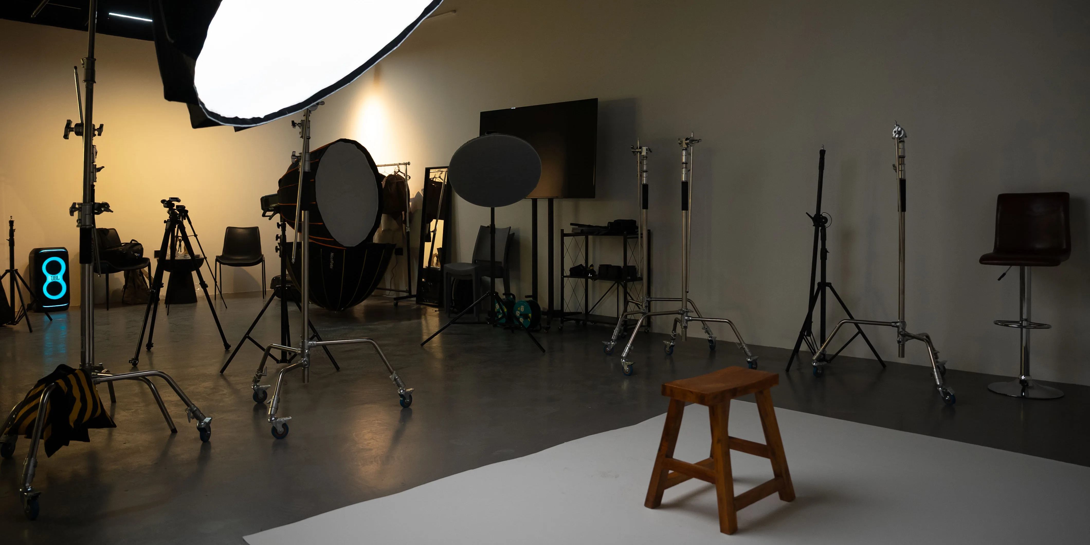 Studio B-2