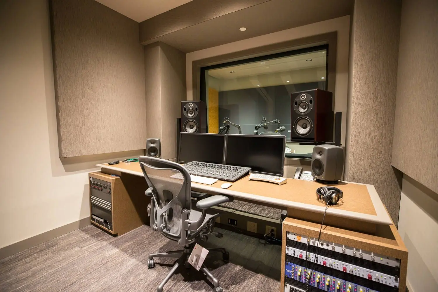 Home Studio vs Professional Podcast Studio