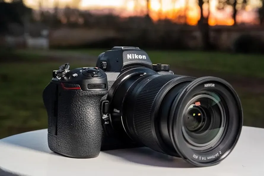 Lightweight professional camera for street and candid shots