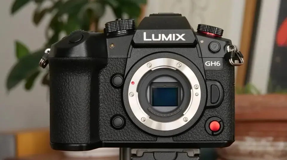 best camera for fitness videos capturing high intensity workout in indoor gym