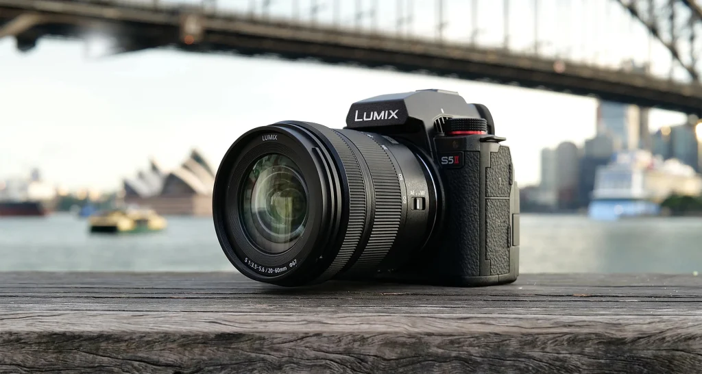Reliable professional camera with long-lasting battery and performance