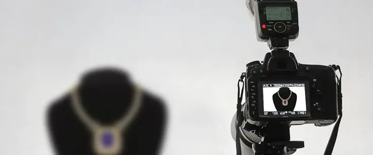 Macro lens and camera kit arranged for professional jewelry product photography