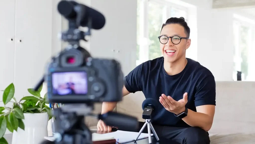 Best vlogging camera with external microphone for clean audio