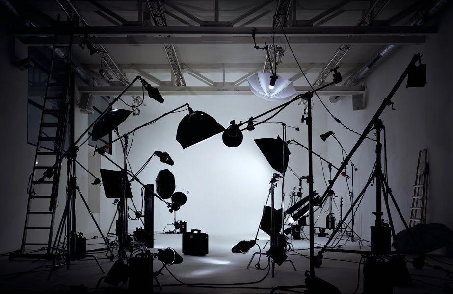 Types of Studio Lights Explained: Roles, Sources & Best Studio Choice
