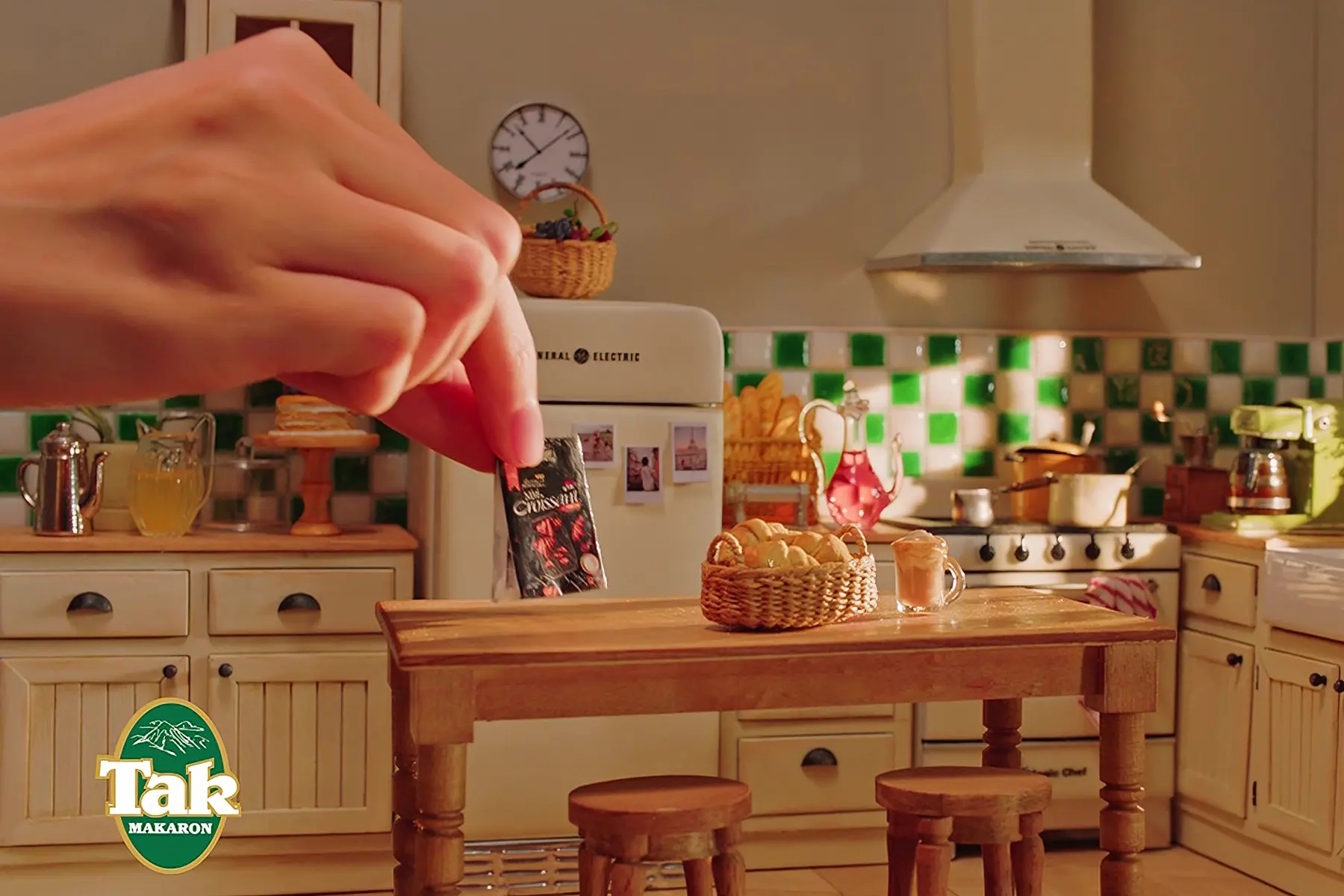 “The World of Mini Croissants” Campaign